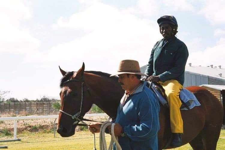 Dynasty with groom 'Sparrow' and Malan du Toit.